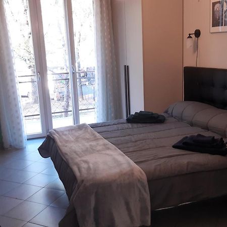 Metronear Apartment Коленьо Екстериор снимка
