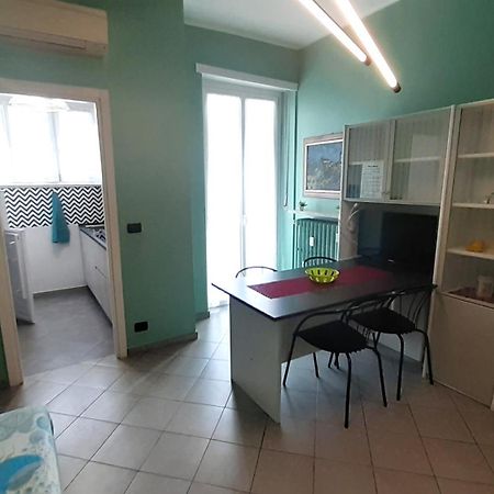 Metronear Apartment Коленьо Екстериор снимка