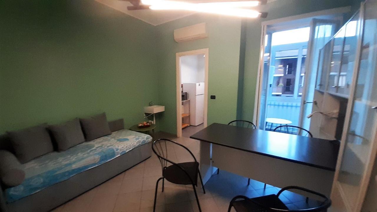 Metronear Apartment Коленьо Екстериор снимка