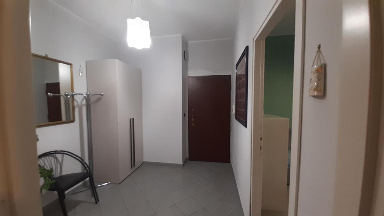 Metronear Apartment Коленьо Екстериор снимка