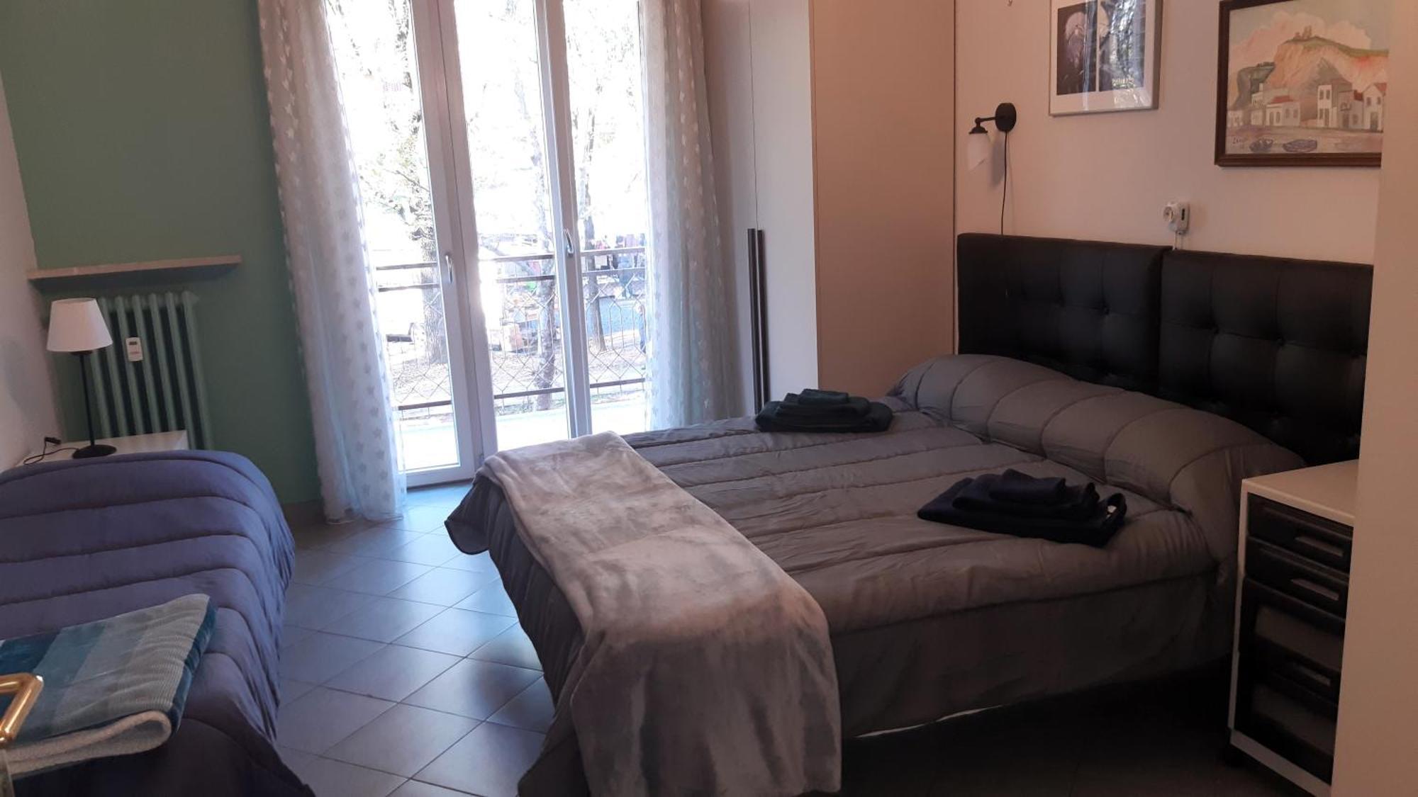 Metronear Apartment Коленьо Екстериор снимка
